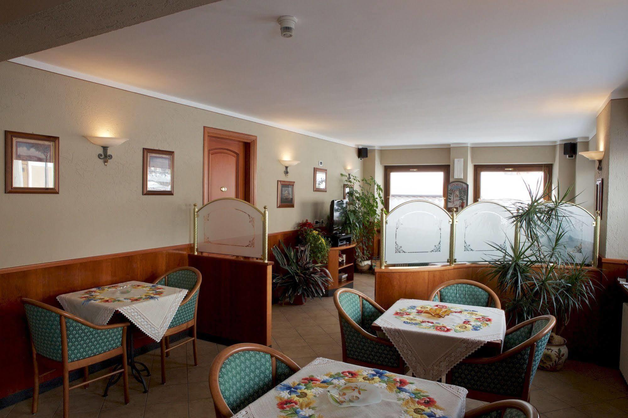 Hotel Du Glacier La Thuile Kültér fotó